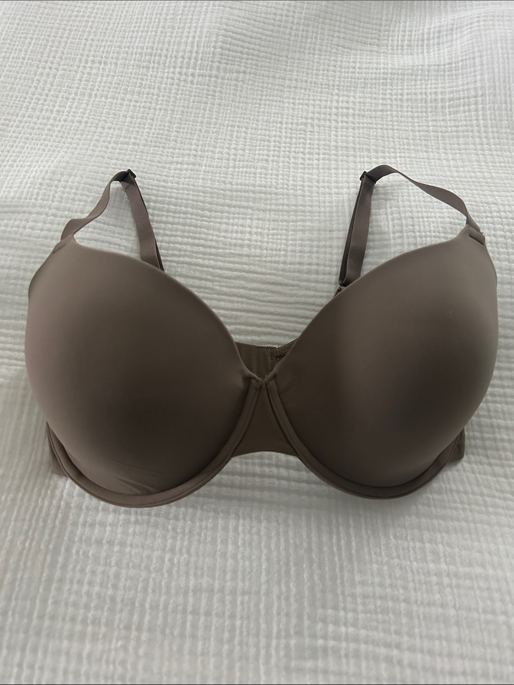 SKIMS Smooth Molded Underwire Bra in Taupe